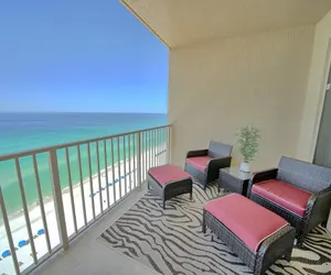 Photo 3 - Stylish Oceanfront Condo with Beach and Picnic Area Access - Unit 1706