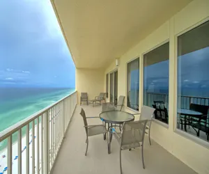 Photo 2 - Luxurious High-Rise Condo with Direct Beach Access & Beachside Pool - Unit 2105