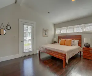 Photo 4 - Surfs Up Spacious Hood River Home - 30 Day Minimum Stay