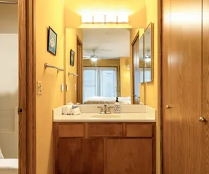 Photo 4 - 15 Lodge Condo with Hood River Bridge View