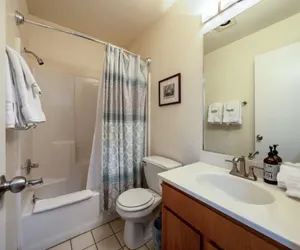 Photo 3 - 15 Lodge Condo with Hood River Bridge View