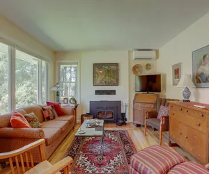 Photo 5 - Living Color Cottage