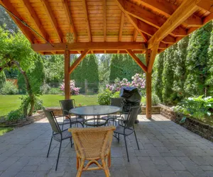 Photo 3 - Living Color Cottage