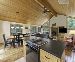 Photo 2 - 2 Quail Home Private Hot Tub, Steps from SHARC and short walk to the Sunriver Village