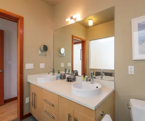 Photo 5 - ALOFT Airy Design Townhouse with Columbia River View