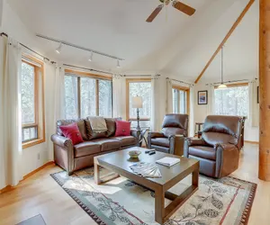 Photo 2 - 7 Cedar Private Cul-de-sac include Hot Tub with Forest View