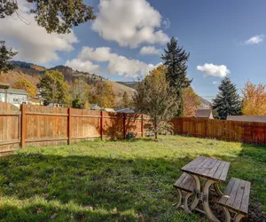 Photo 5 - Pet-Friendly Waveseeker Home with Private Yard