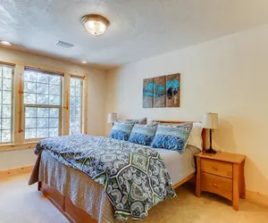 Photo 2 - 3 Mt Baker Peaceful Lodge Style Home with Private Hot Tub and BBQ on the Patio