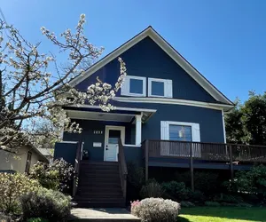 Photo 2 - Heartbreak Pet and Family-Friendly Hood River Home