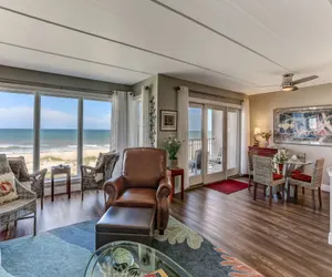 Photo 2 - Beach Condo with Spectacular Panoramic Oceanfront Views Free WiFi