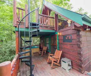 Photo 3 - Secluded Escape Cabin - Enjoy wonderful Mountain Views right from Deck