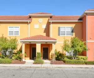 Photo 2 - ONLY STEPS FROM THE CLUB HOUSE, RESORT COMMUNITY, FREE WIFI, CLOSE TO THEME PARKS & ATTRACTIONS