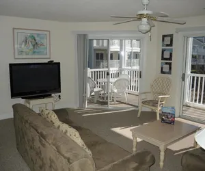 Photo 2 - Family Friendly Condo 1504M with  Resort Golf Course Onsite