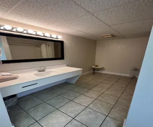 Photo 4 - 509 Riverside 1-Bedroom Condo