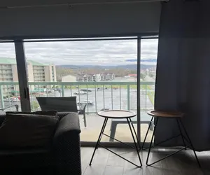 Photo 2 - City View 611 3BD Condo with Jacuzzi Tub and Fireplace