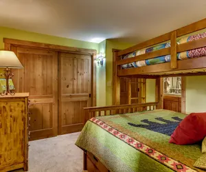 Photo 4 - Updated 2Br Condo with Mountain Views