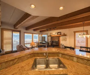Photo 4 - Recently Updated Plaza Condo - No Cleaning Fee!