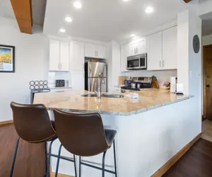 Photo 5 - Spacious & Updated Plaza Condo - No Cleaning Fee!