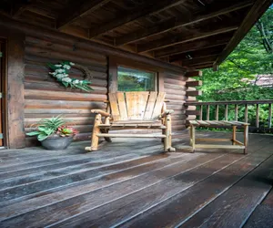 Photo 5 - Bearfoot Landing - Rustic 2 Bedroom Cabin with Hot Tub