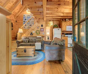 Photo 3 - Bearfoot Landing - Rustic 2 Bedroom Cabin with Hot Tub