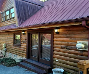 Photo 2 - The Cub House - Rustic 2 Bedroom Cabin Near Great Smoky Arts & Crafts Community