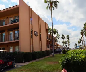 Photo 2 - 2 bedroom condo with hot tub!