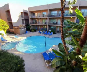 Photo 5 - 2 bedroom condo with hot tub!