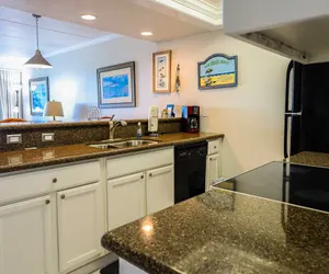 Photo 4 - Continental 101