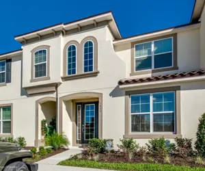 Photo 2 - 4 bedroom townhouse with a private pool!