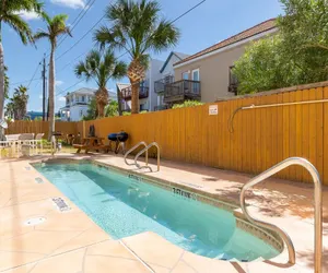 Photo 2 - Aqua #4 Family Condo Near Community Pool in South Padre Island