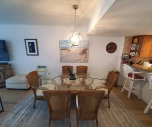 Photo 4 - Island House F232