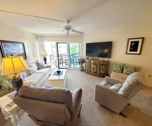 Photo 3 - Island House F232