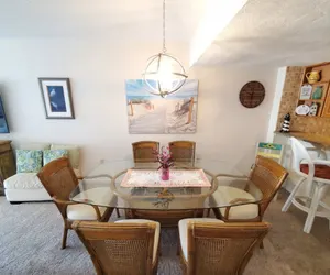 Photo 4 - Island House F232