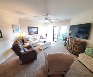 Photo 2 - Island House F232