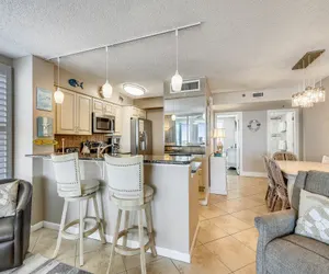 Photo 4 - Mag 112 is a Beautiful 2 BR with free beach service for 2 in Destin Pointe