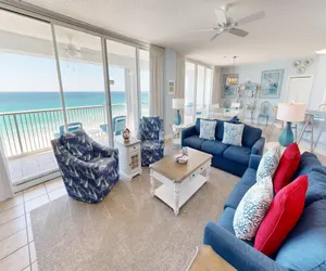Photo 2 - Oceania 607 - 3 BR 3 Ba right on the beach - sleeps 8