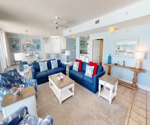 Photo 4 - Oceania 607 - 3 BR 3 Ba right on the beach - sleeps 8