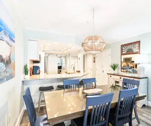Photo 4 - IR 405 Stunning is the only word to describe a unit that has been totally redone
