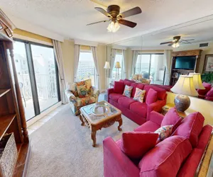 Photo 2 - Ir 616 - 2 BR that sleeps 8 and sits beachside - Sunset Views!