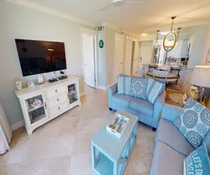 Photo 2 - Mag 103 is a 2 BR with Free Beach Set up for 2 located in Destin Pointe