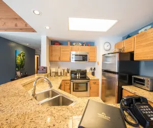 Photo 4 - 2BR Condo with Gorgeous Remodeled Kitchen
