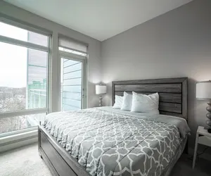 Photo 2 - Two Bedroom apartment near waterfront