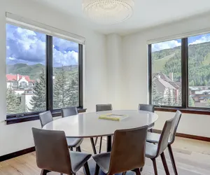 Photo 2 - The Lion Vail- 4 BR Modern Mountain Luxury Save 20% on 7+ Nights!