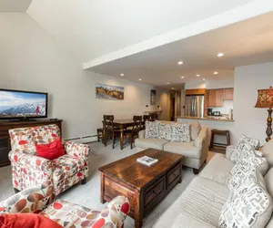 Photo 2 - 17 Vail Road Condos Ski All Day! Right in the Heart of the Village