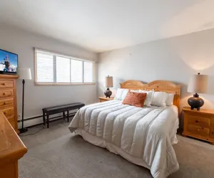 Photo 5 - 17 Vail Road Condos Ski All Day! Right in the Heart of the Village