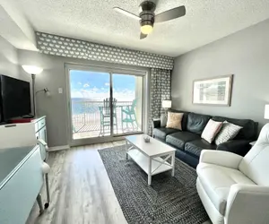 Photo 2 - Royal Palms 402