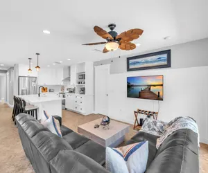Photo 2 - Sapphire Beach House