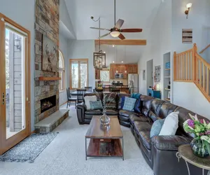 Photo 3 - Marble Mountain Retreat