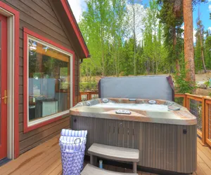 Photo 2 - Marble Mountain Retreat