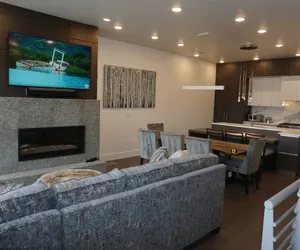 Photo 5 - New 3Br/4Ba Stunning Residence in Canyons Village
